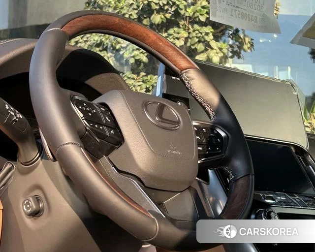 Lexus LX id 4275892 из Китая 9