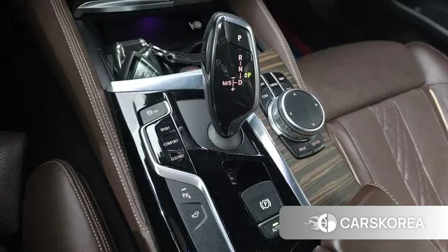 BMW 5 Series (G30) id 3667065 из Кореи 19