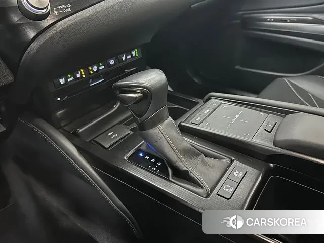 Lexus ES300h 7th generation id 3626054 из Кореи 19