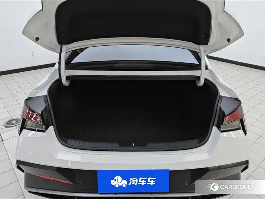 Hyundai Elantra id 4545656 из Китая 15