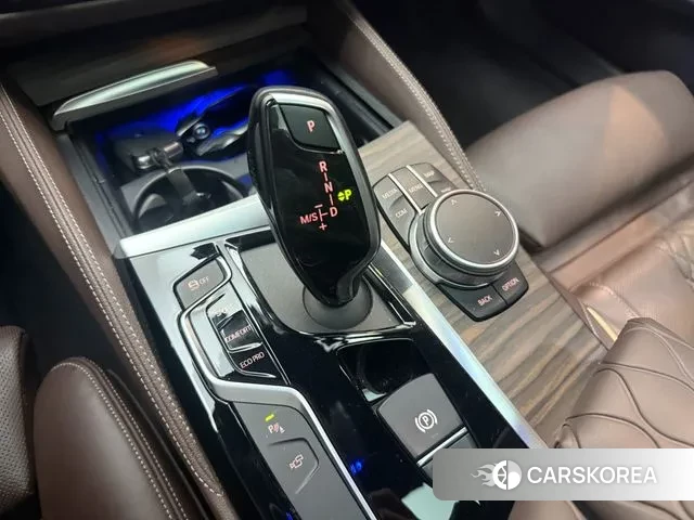 BMW 5 Series (G30) id 3772536 из Кореи 17