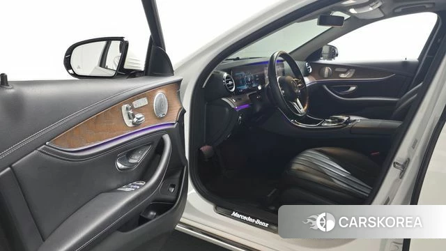 Mercedes-Benz E-Class W213 id 4331210 из Кореи 32