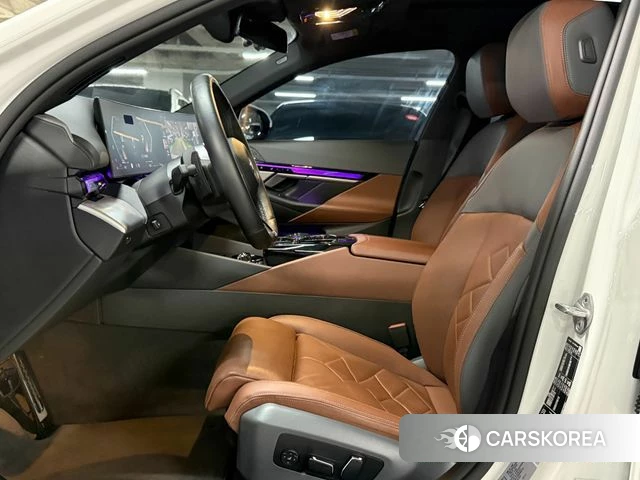 BMW 5 Series (G60) id 3850476 из Кореи 19