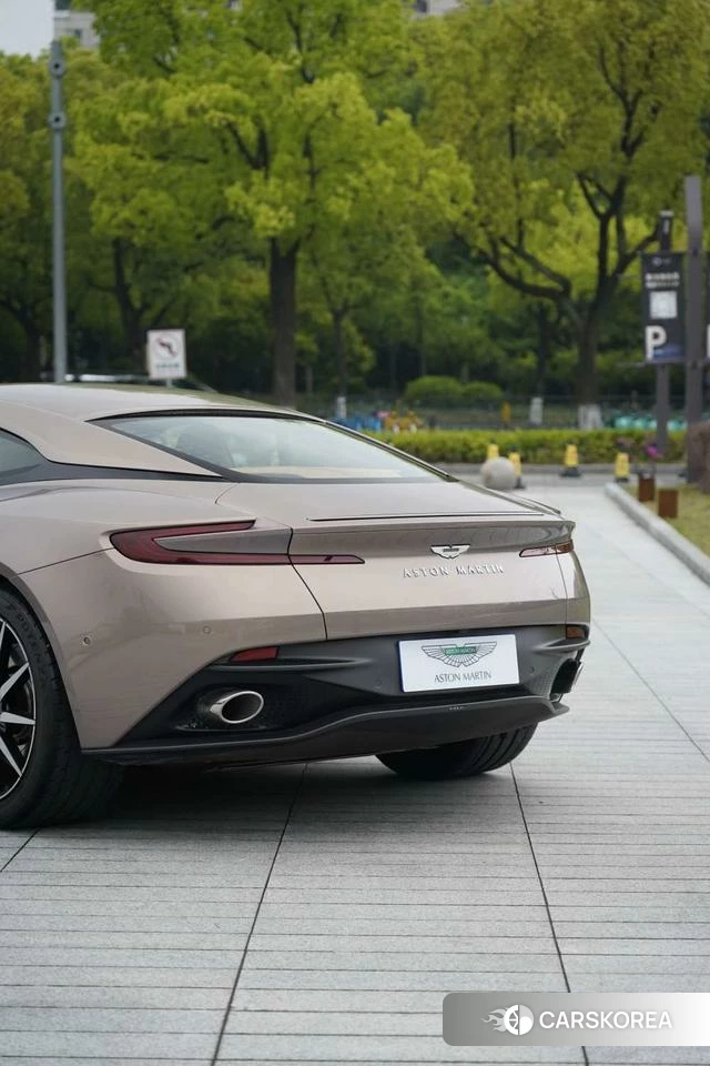 Aston Martin DB11 id 3969204 из Китая 24