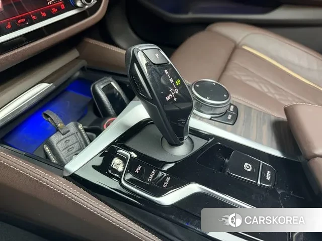 BMW 5 Series (G30) id 3411143 из Кореи 19