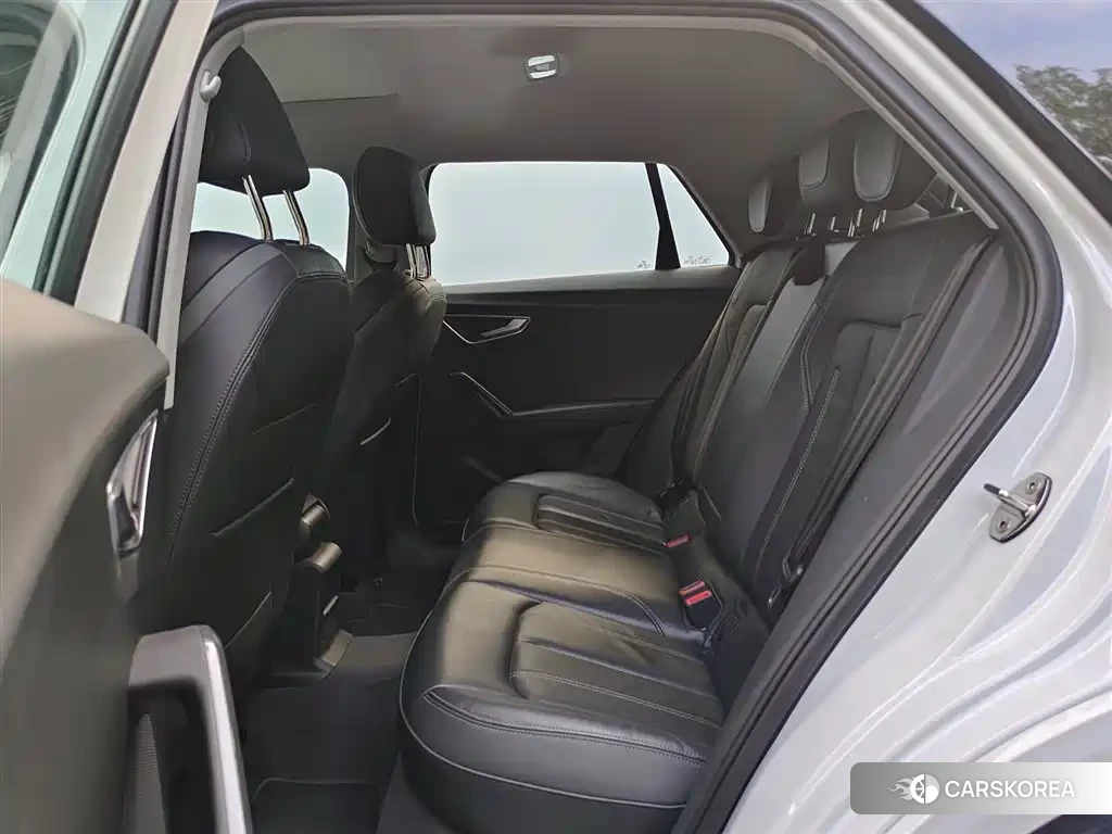 Audi Q2L id 4599724 из Китая 16