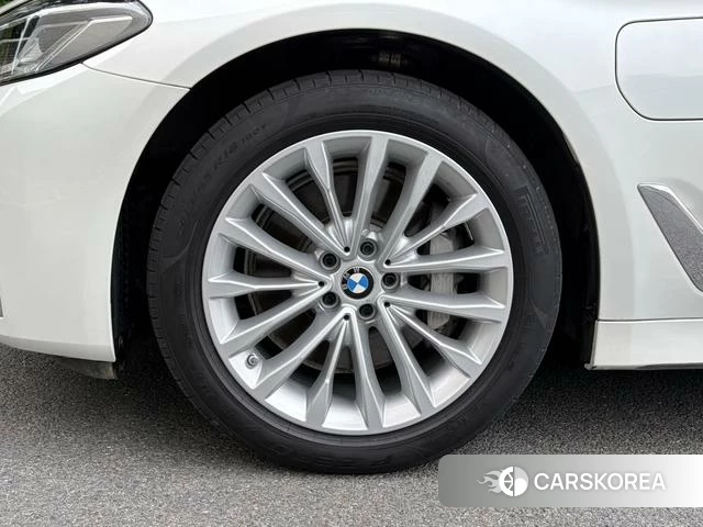 BMW 5 series PHEV id 4301277 из Китая 13