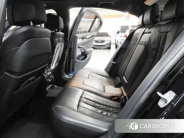 BMW 5 Series (G30) id 3373608 из Кореи 19