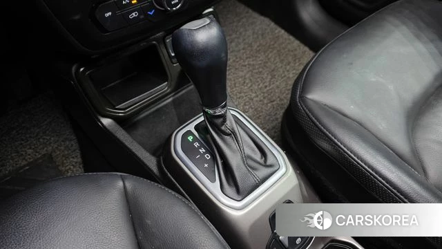 Jeep Renegade id 3866683 из Кореи 19