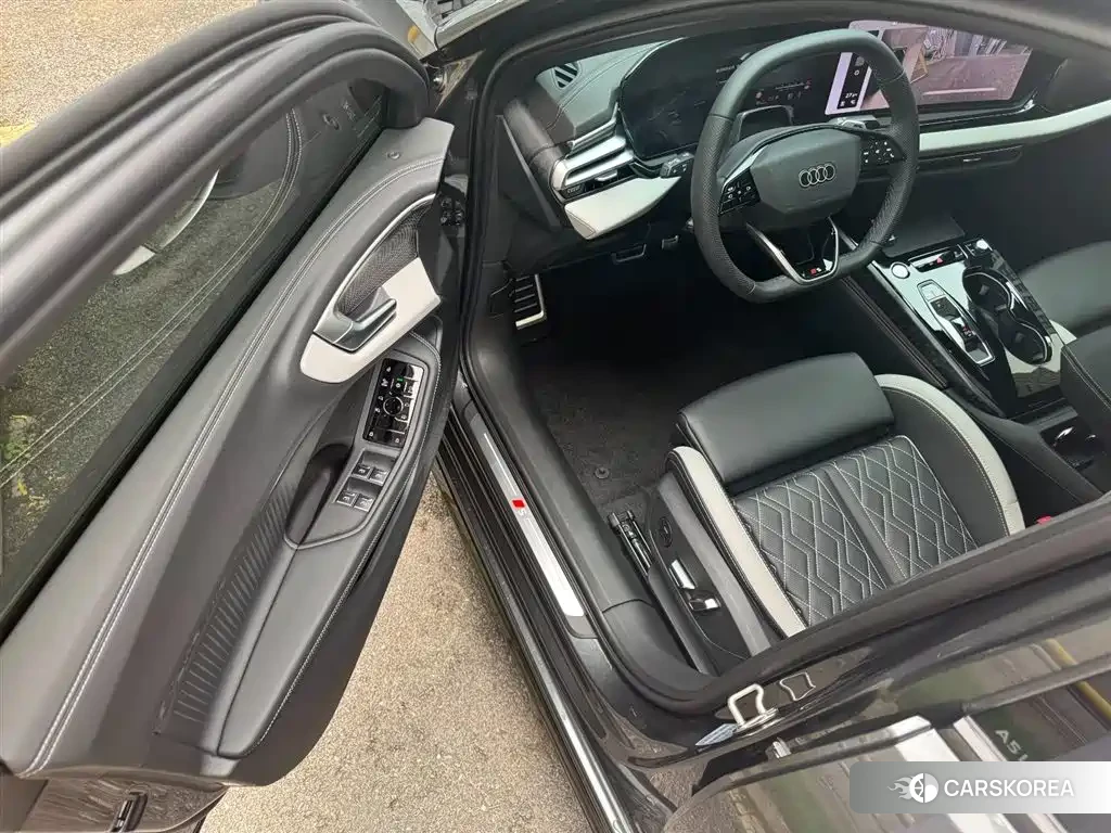 Audi A5L id 4559821 из Китая 25