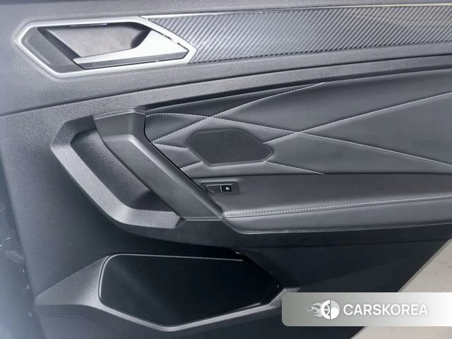 Volkswagen Tiguan L id 4314345 из Китая 16