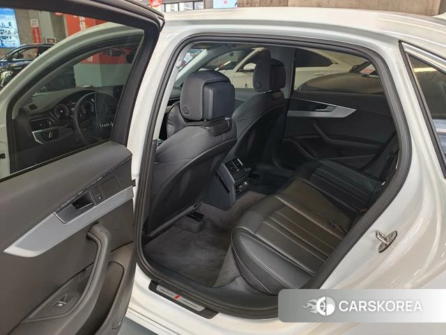 Audi A4L id 4359219 из Китая 9