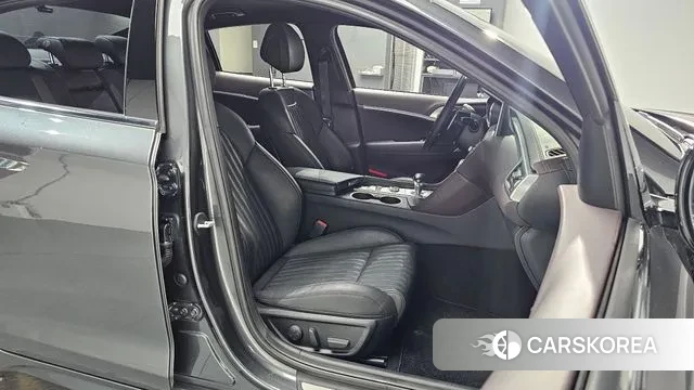 Genesis G70 id 3479990 из Кореи 19