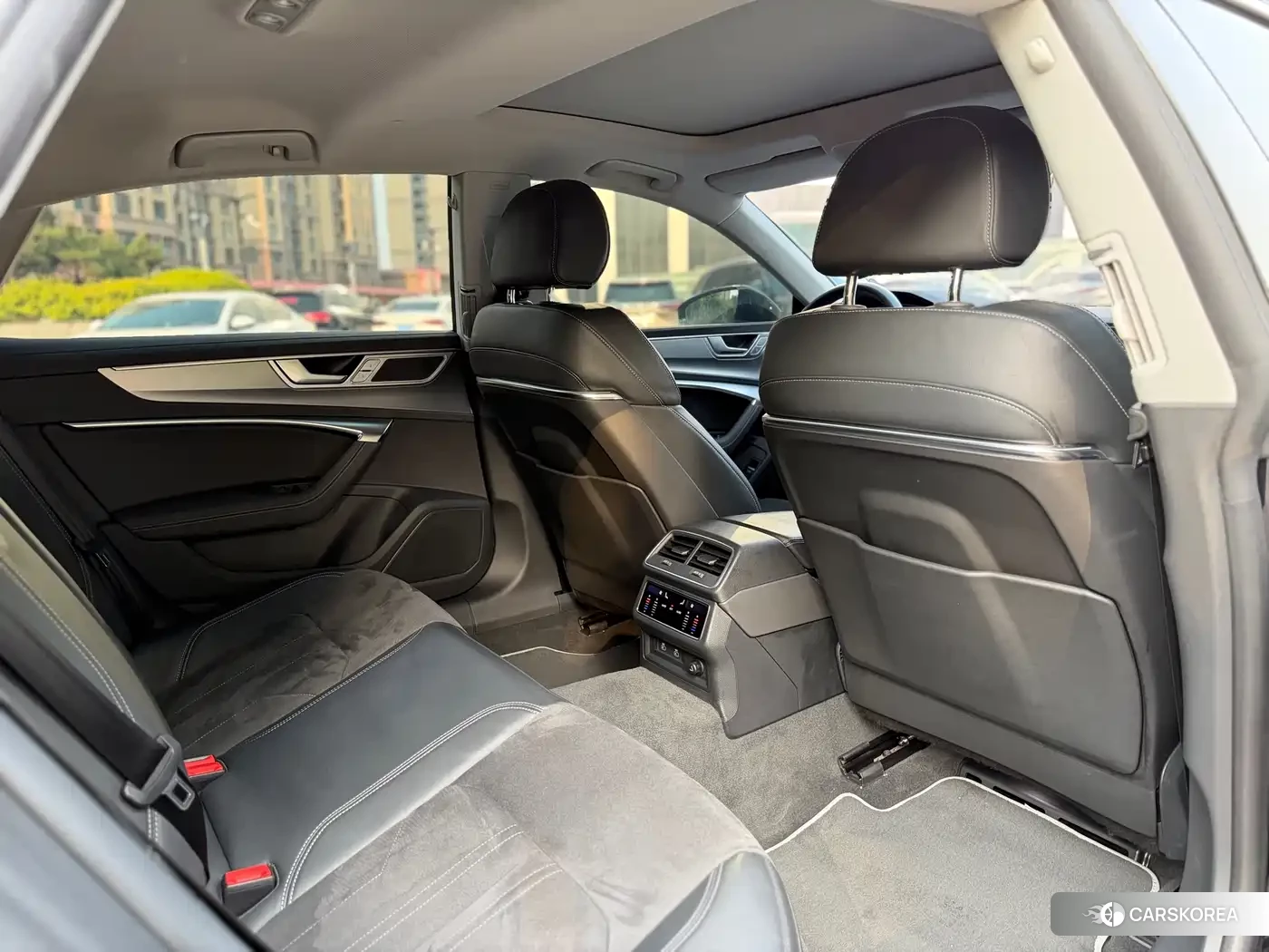 Audi A7L id 4600921 из Китая 16
