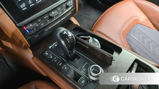 Maserati Quattroporte id 4776513 из Кореи 19