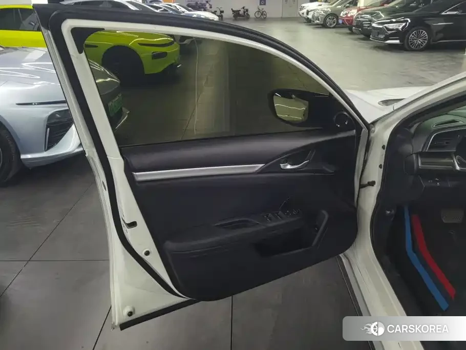 Honda Civic id 4654583 из Китая 15