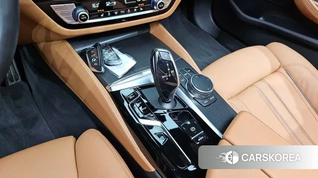 BMW 5 Series (G30) id 3016201 из Кореи 19