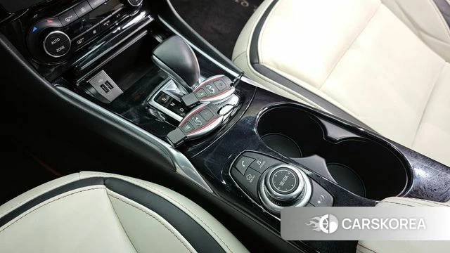 Infiniti Q30 id 3885793 из Кореи 19