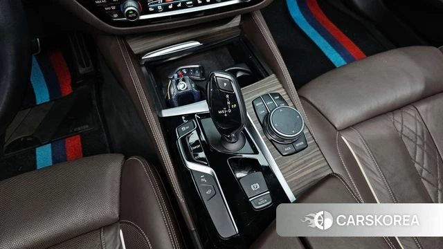 BMW 5 Series (G30) id 3873854 из Кореи 19