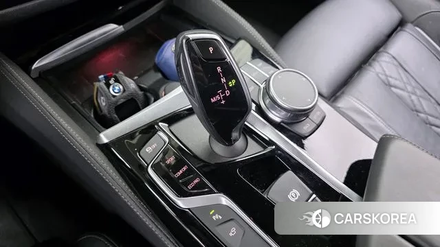 BMW 5 Series (G30) id 3736267 из Кореи 19