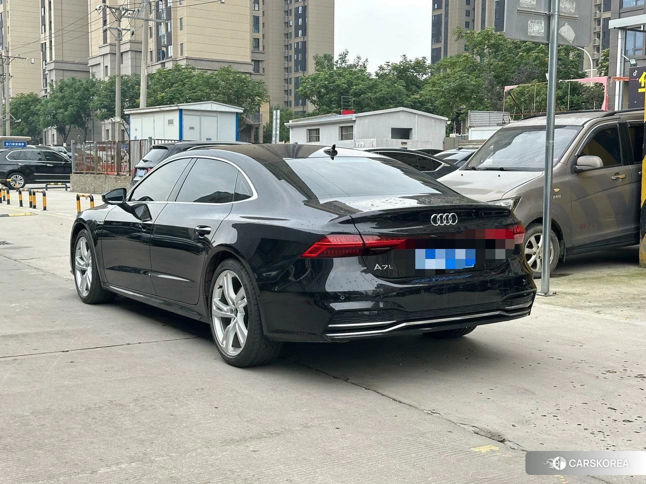 Audi A7L id 4405928 из Китая 9