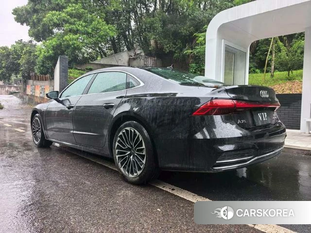 Audi A7L id 4290101 из Китая 9