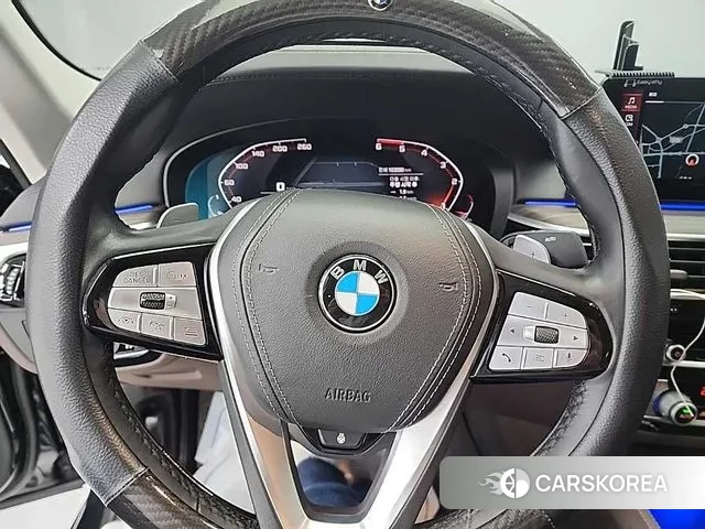 BMW 5 Series (G30) id 3385313 из Кореи 17