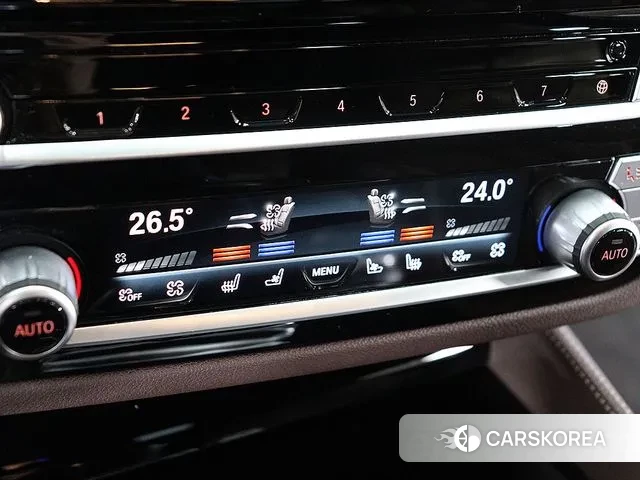 BMW 5 Series (G30) id 3427564 из Кореи 19