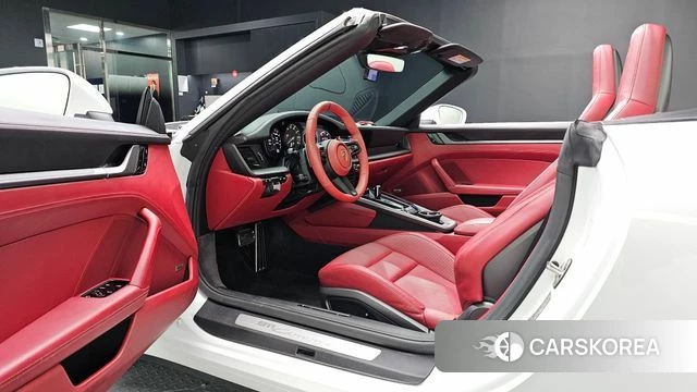 Porsche 911(992) id 4677363 из Кореи 32