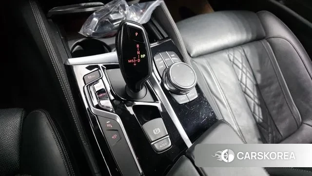 BMW 5 Series (G30) id 3469907 из Кореи 19