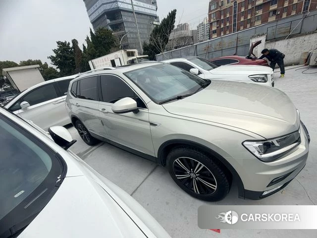 Volkswagen Tiguan L id 4210875 из Китая 19