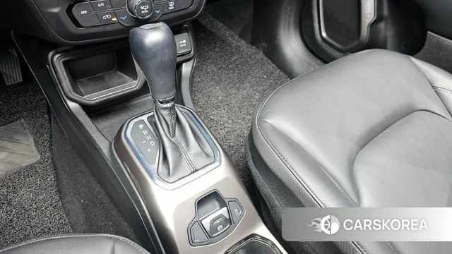 Jeep Renegade id 4188113 из Кореи 19