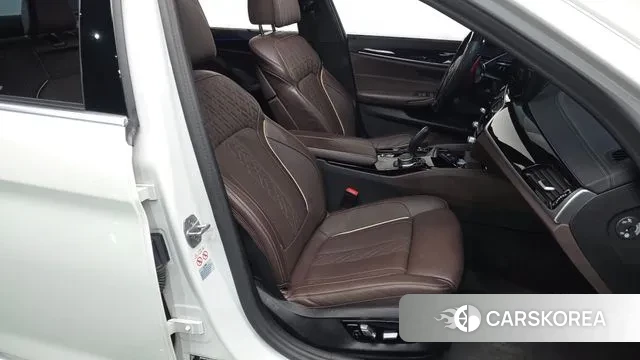 BMW 5 Series (G30) id 3545005 из Кореи 19