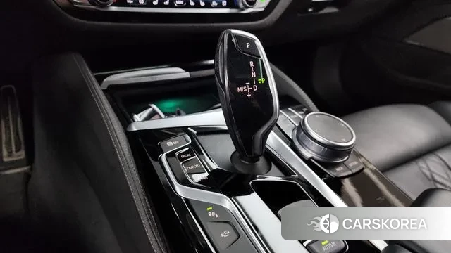 BMW 5 Series (G30) id 3296817 из Кореи 19