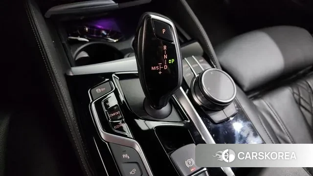 BMW 5 Series (G30) id 3666462 из Кореи 19