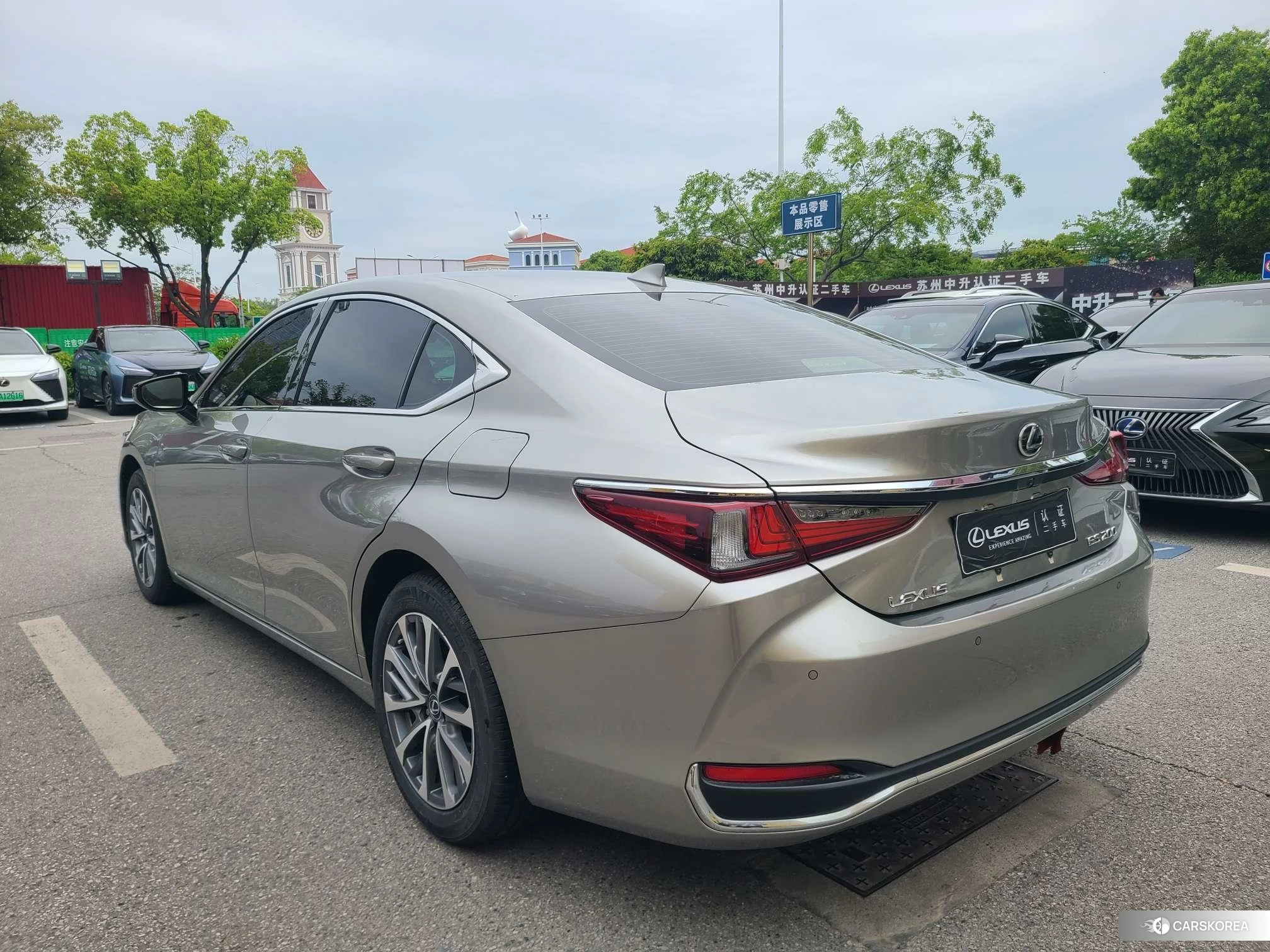 Lexus ES id 4426530 из Китая 11