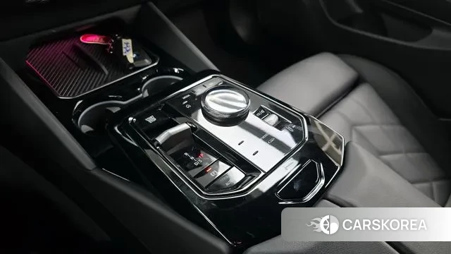 BMW 5 Series (G60) id 3382929 из Кореи 19