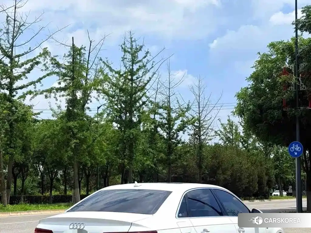 Audi A4L id 4653965 из Китая 11