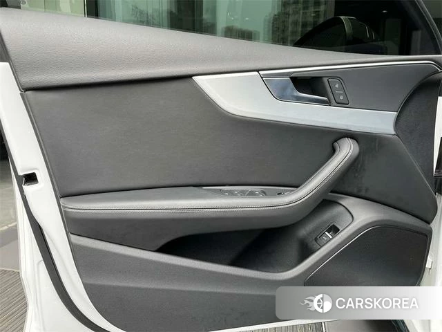 Audi A4L id 4321145 из Китая 14