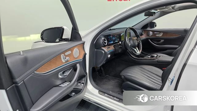 Mercedes-Benz E-Class W213 id 4683980 из Кореи 33