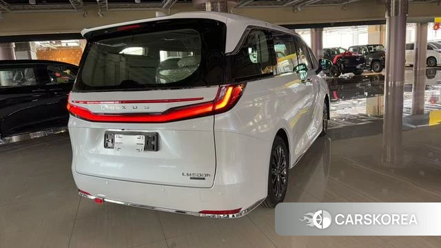 Lexus LM id 4239540 из Китая 9