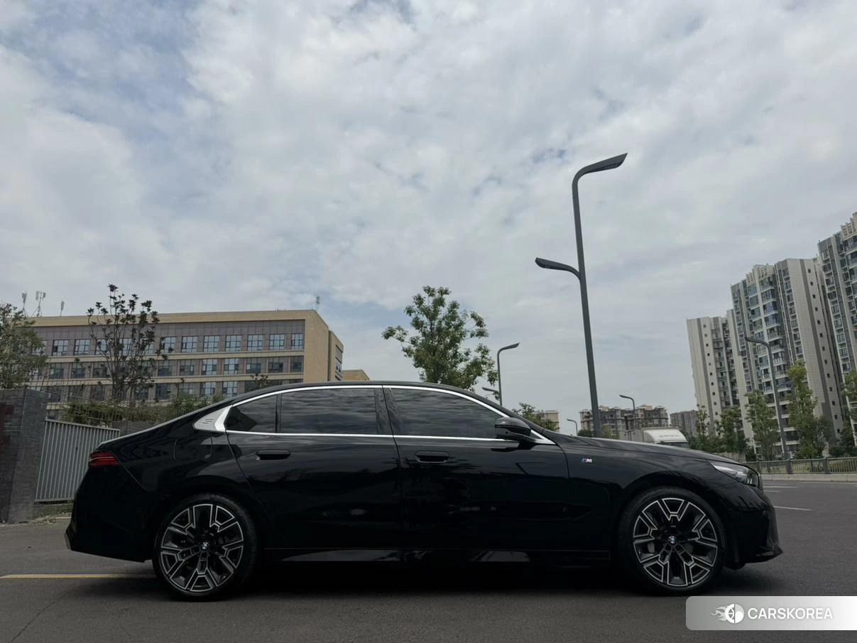 BMW 5 series id 4467865 из Китая 15