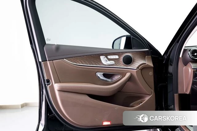 Mercedes-Benz E-class id 4300083 из Китая 24