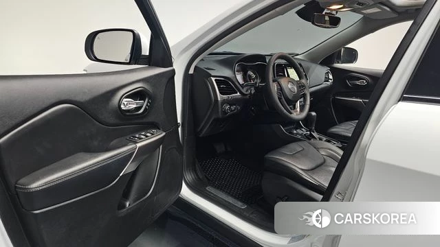 Jeep Cherokee (KL) id 3915782 из Кореи 19