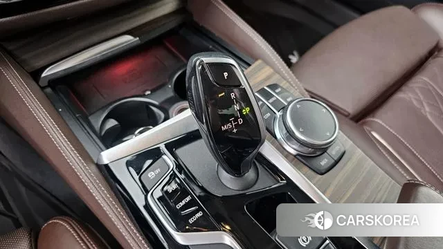 BMW 5 Series (G30) id 3198467 из Кореи 19