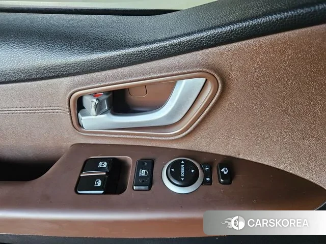 Hyundai The New Grand Starex id 3789667 из Кореи 19