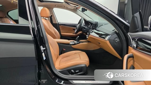 BMW 5 Series (G30) id 3829384 из Кореи 19