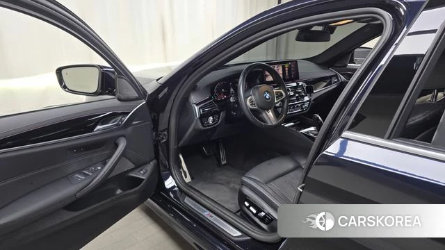 BMW 5 Series (G30) id 4618656 из Кореи 31