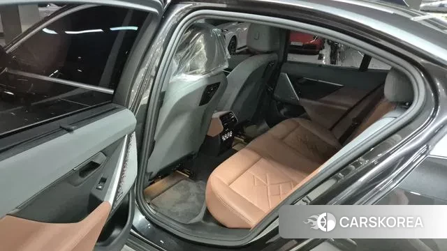 BMW 5 Series (G60) id 3200858 из Кореи 19