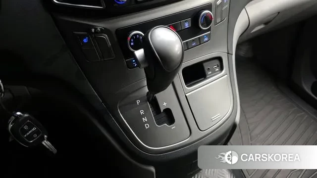 Hyundai The New Grand Starex id 3403262 из Кореи 19